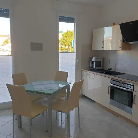 Casa Marisa, 40 Metri Dalla Apartment Vallecrosia