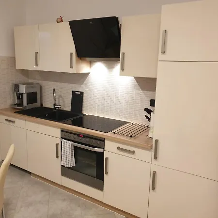 Apartment Casa Marisa, 40 Metri Dalla *